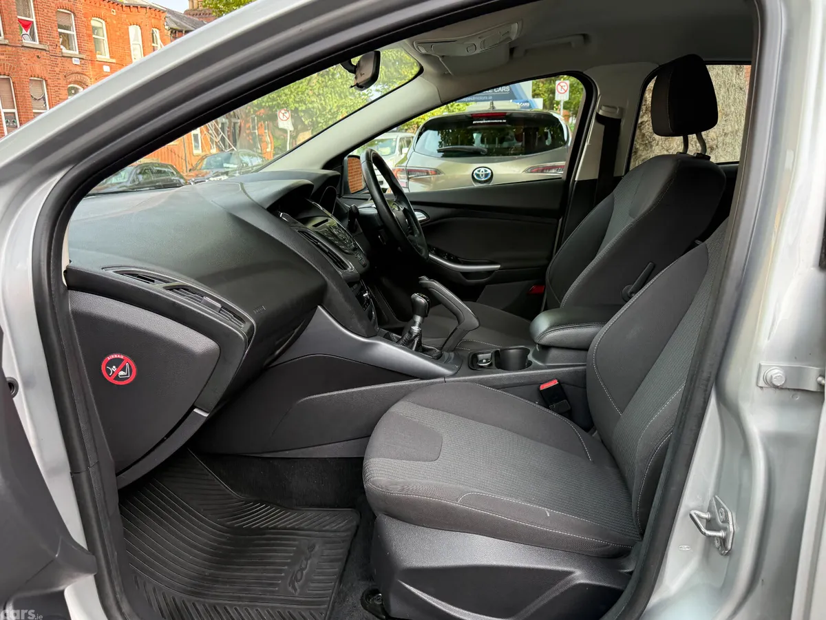 Ford Focus Hatchback, Diesel, 2013, Silver