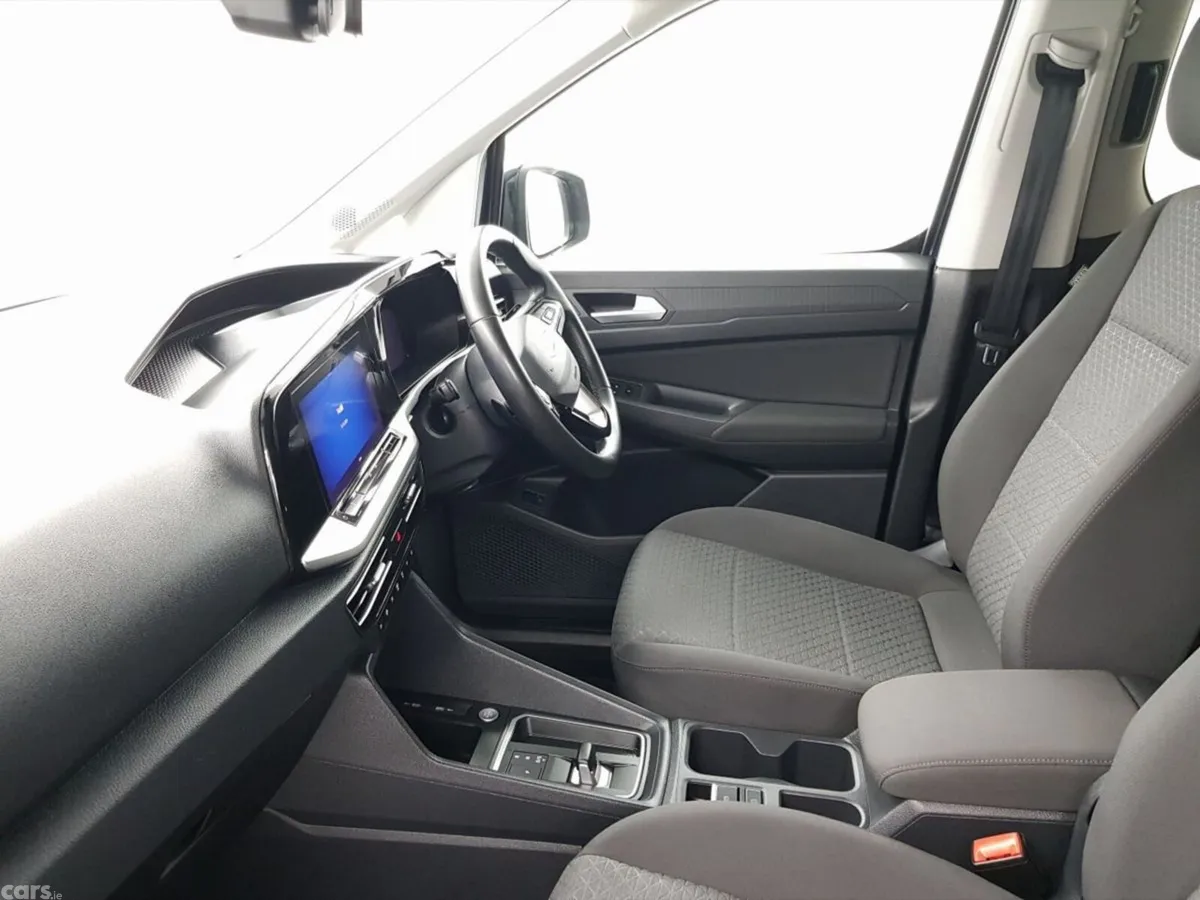 Ford Tourneo MPV, Petrol Plug-in Hybrid, 2025, Blue