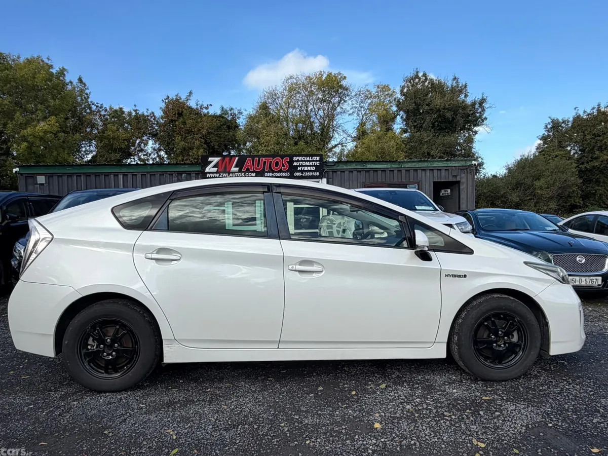Toyota Prius Hatchback, Petrol Hybrid, 2015, White