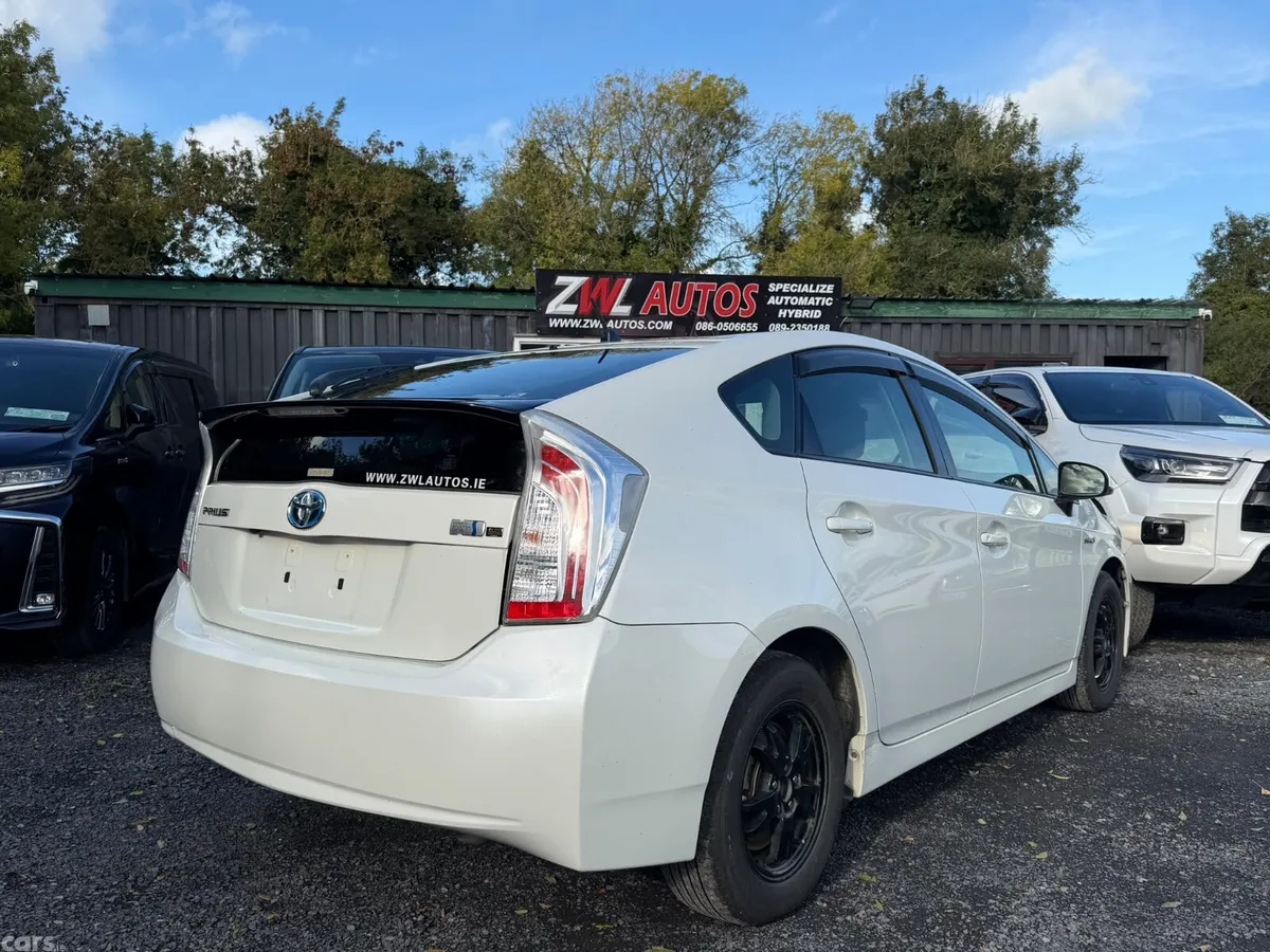 Toyota Prius Hatchback, Petrol Hybrid, 2015, White