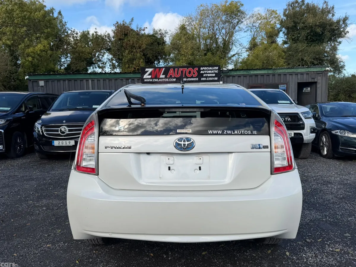 Toyota Prius Hatchback, Petrol Hybrid, 2015, White