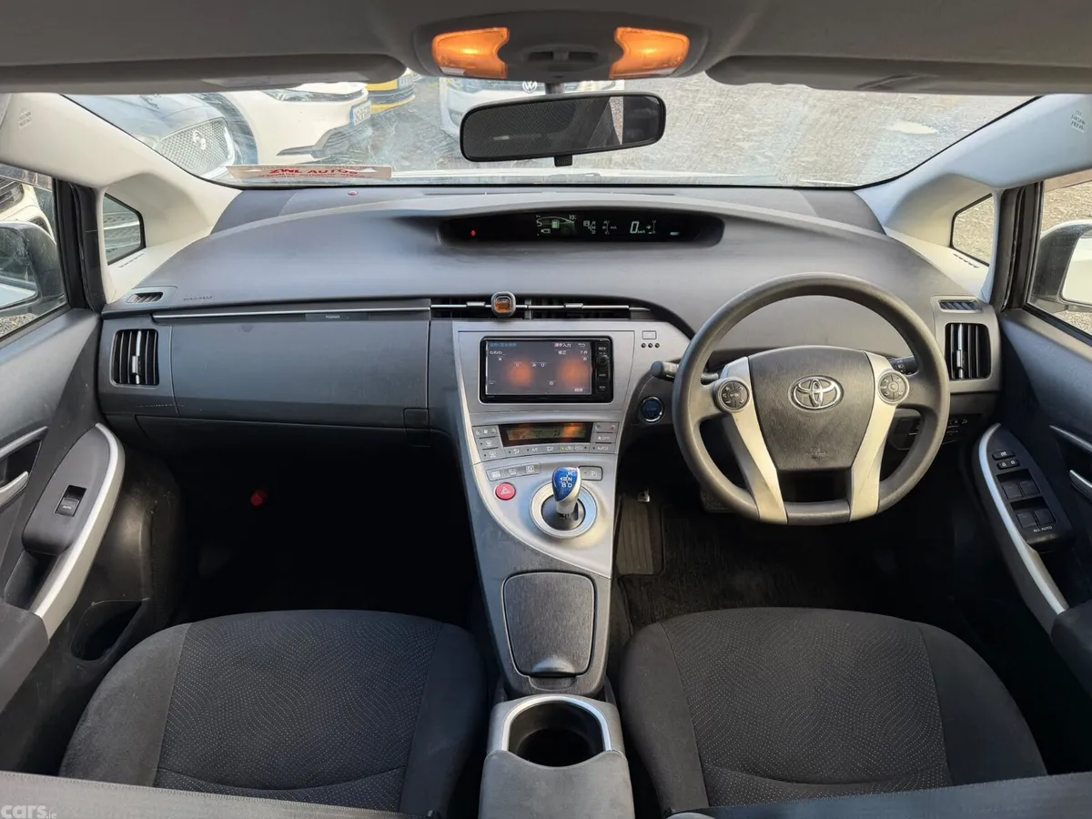 Toyota Prius Hatchback, Petrol Hybrid, 2015, White
