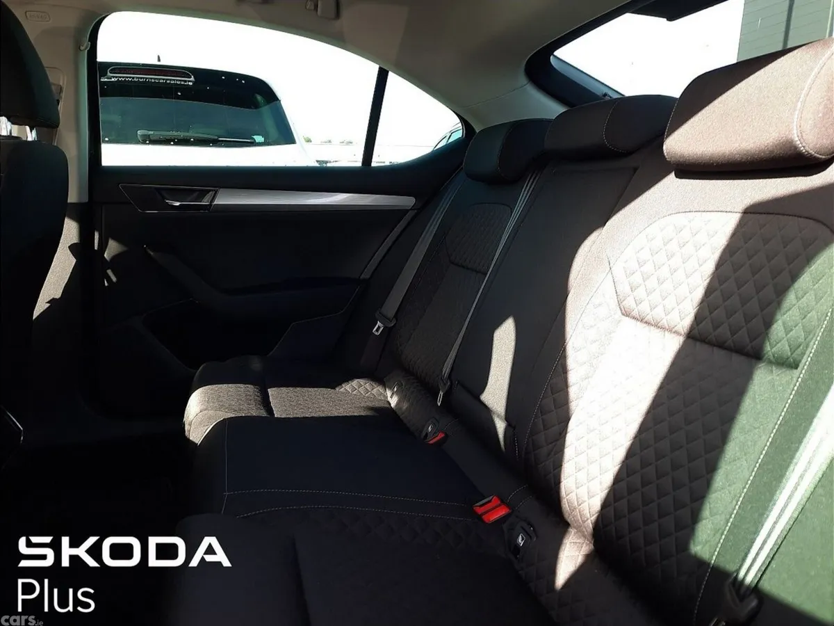 Skoda Superb Saloon, Diesel, 2023, Blue