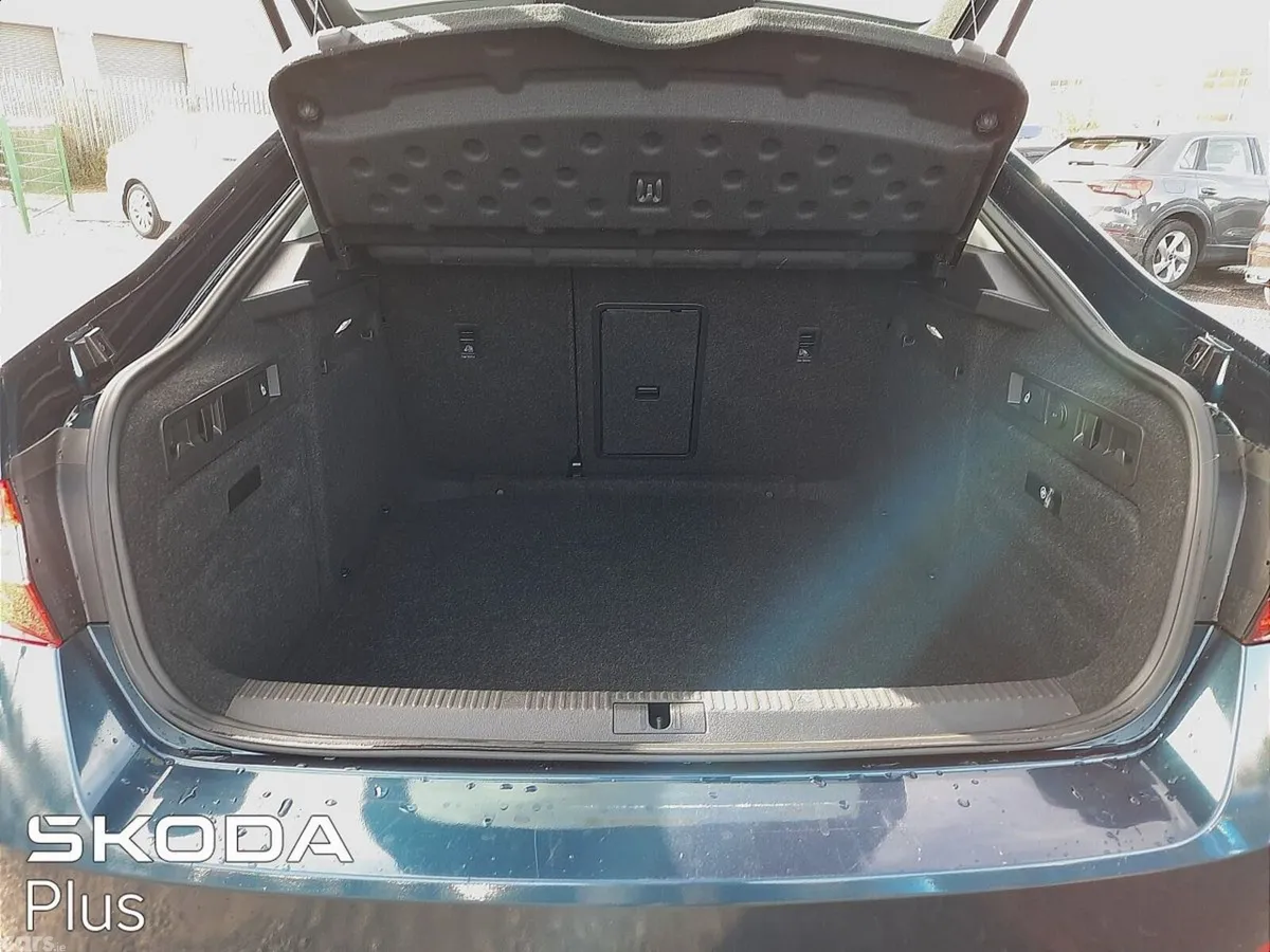 Skoda Superb Saloon, Diesel, 2023, Blue