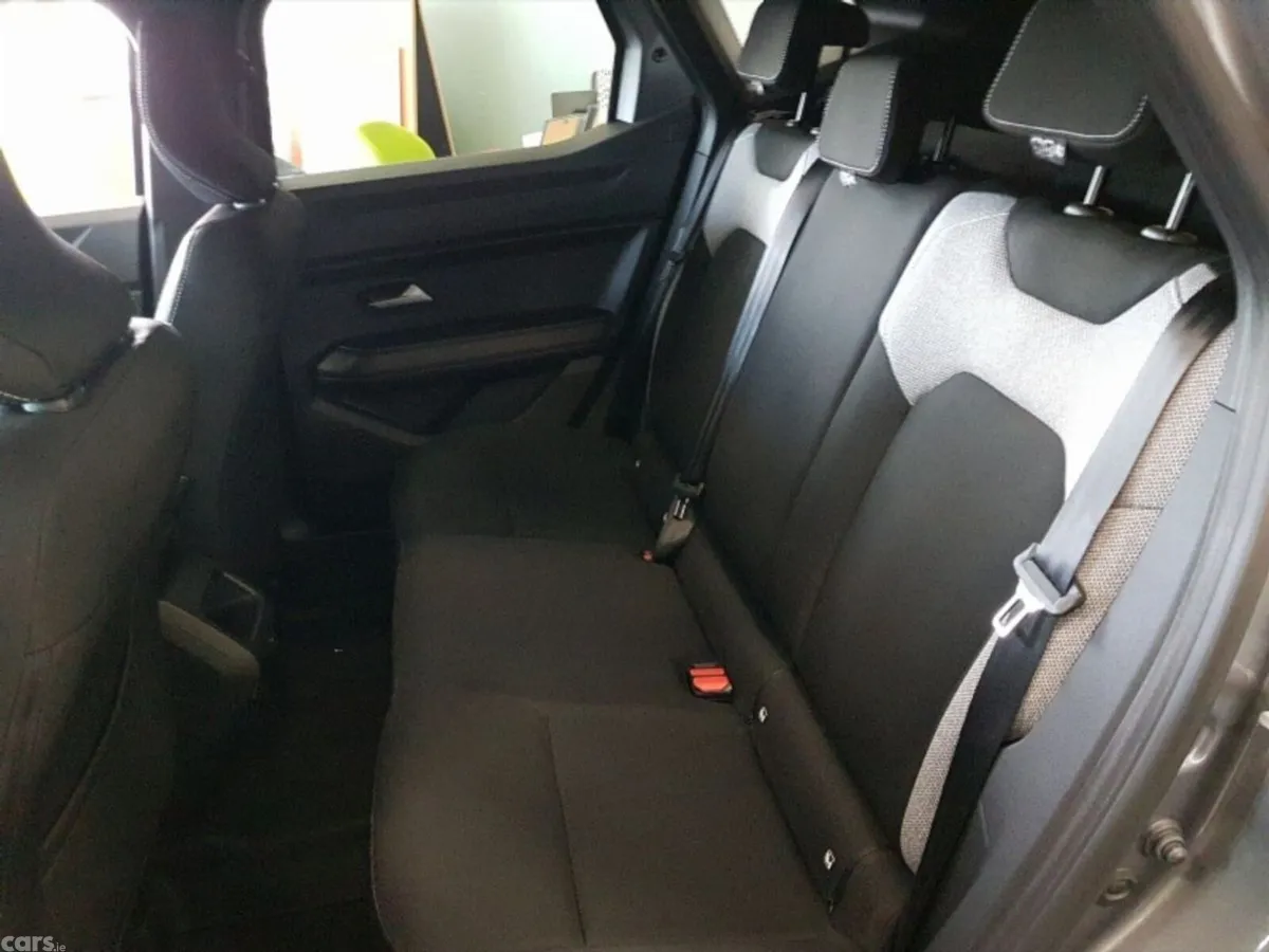 Dacia Duster SUV, Petrol Hybrid, 2026, Grey