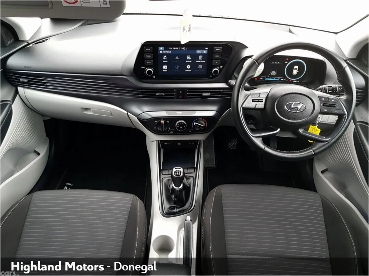 Hyundai i20 Hatchback, Petrol, 2023, White