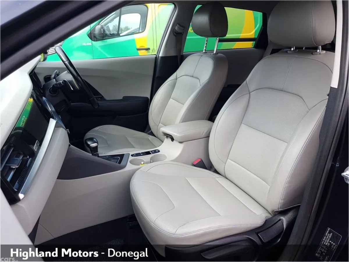 Kia Niro SUV, Petrol Plug-in Hybrid, 2020, Blue