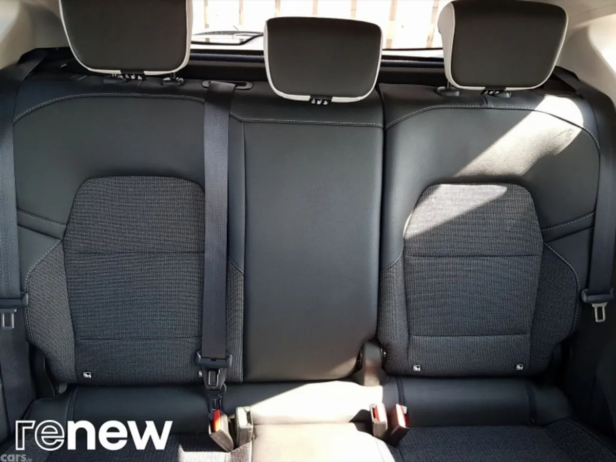 Renault Captur Hatchback, Petrol, 2024, White