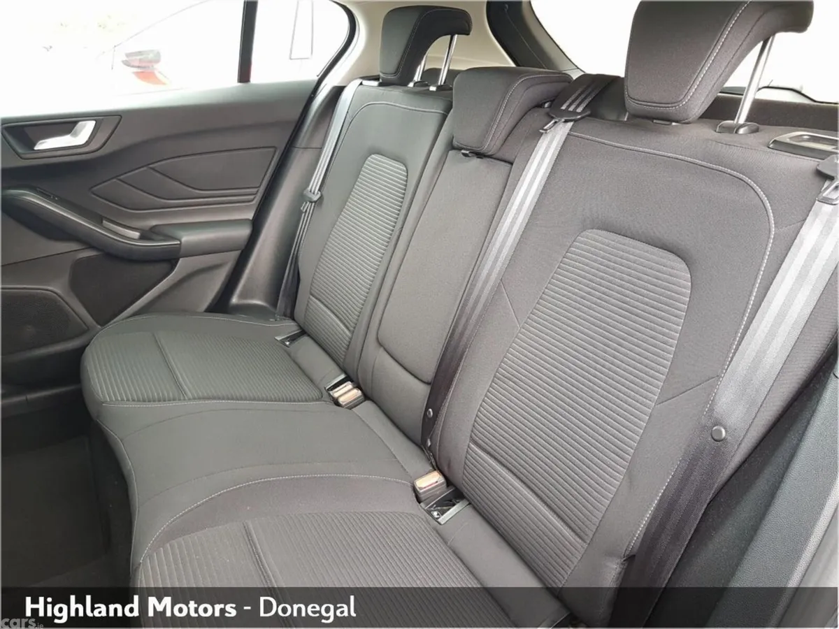 Ford Focus Hatchback, Diesel, 2021, Black