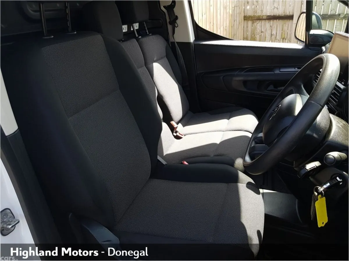 Citroen Berlingo MPV, Diesel, 2023, White