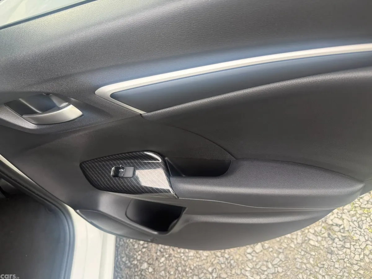 Honda Fit Hatchback, Petrol, 2019, White