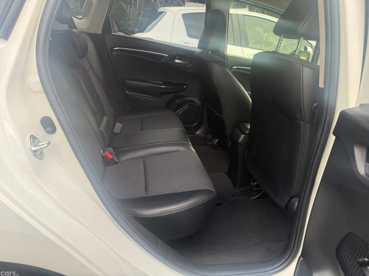 Honda Fit Hatchback, Petrol, 2019, White