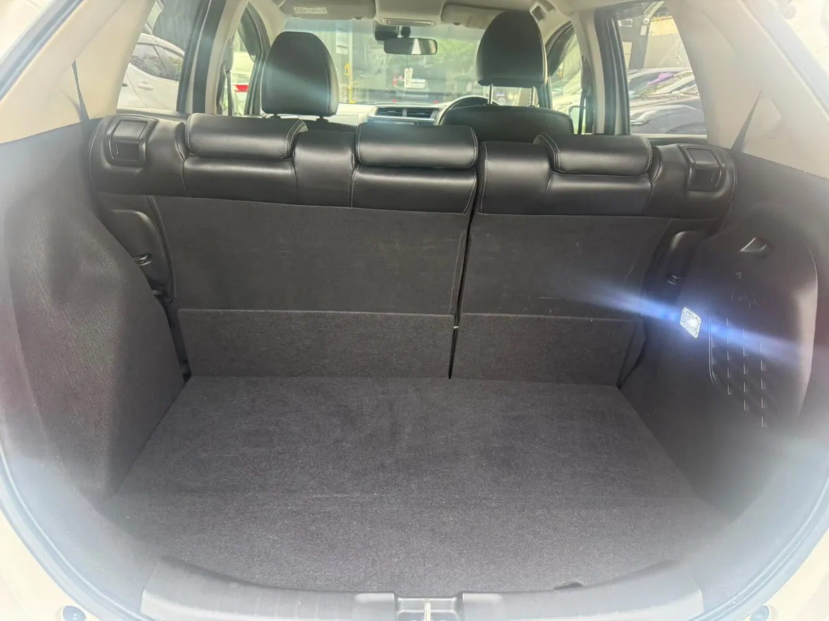 Honda Fit Hatchback, Petrol, 2019, White