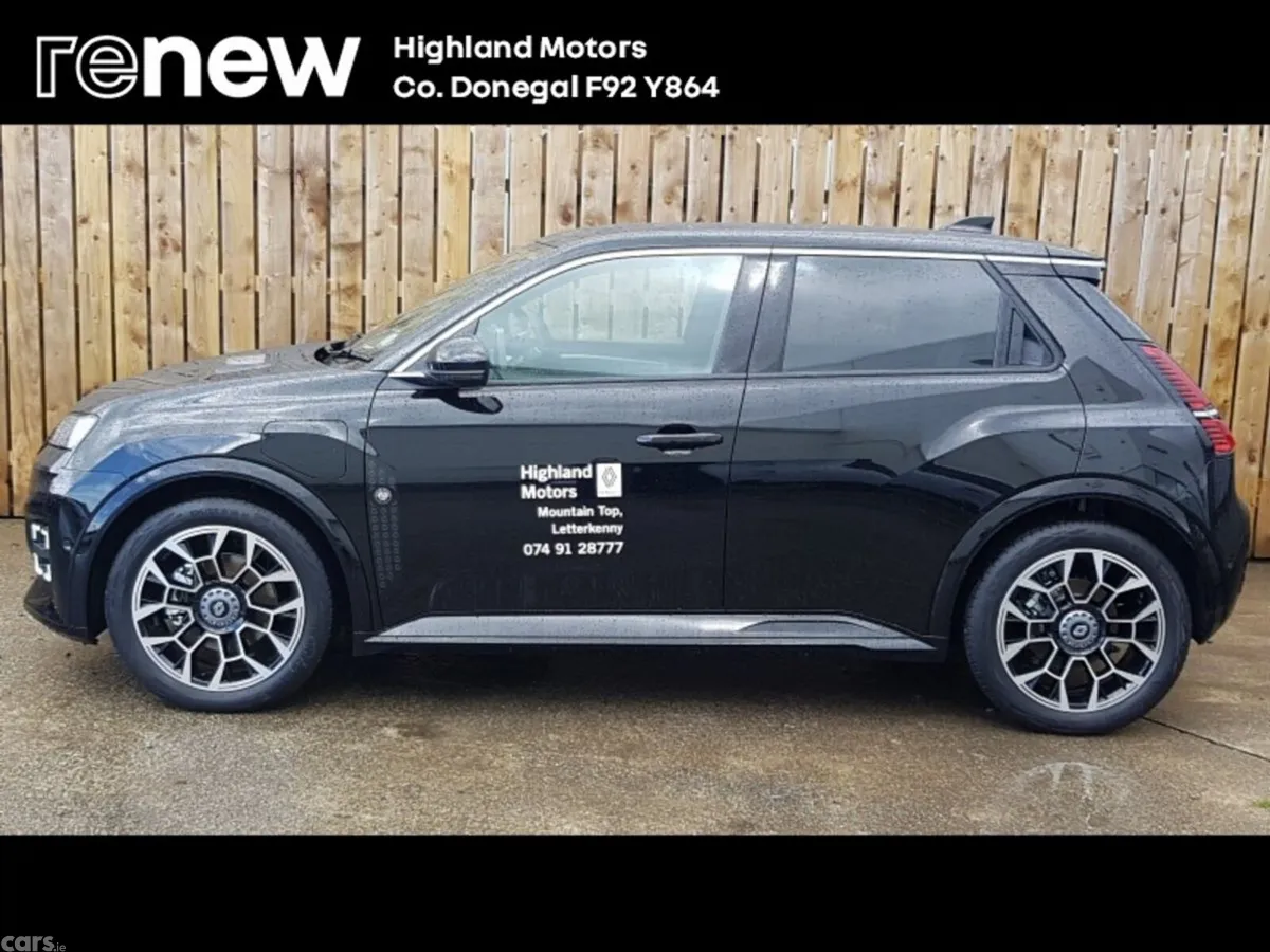 Renault 5 Hatchback, Electric, 2026, Black