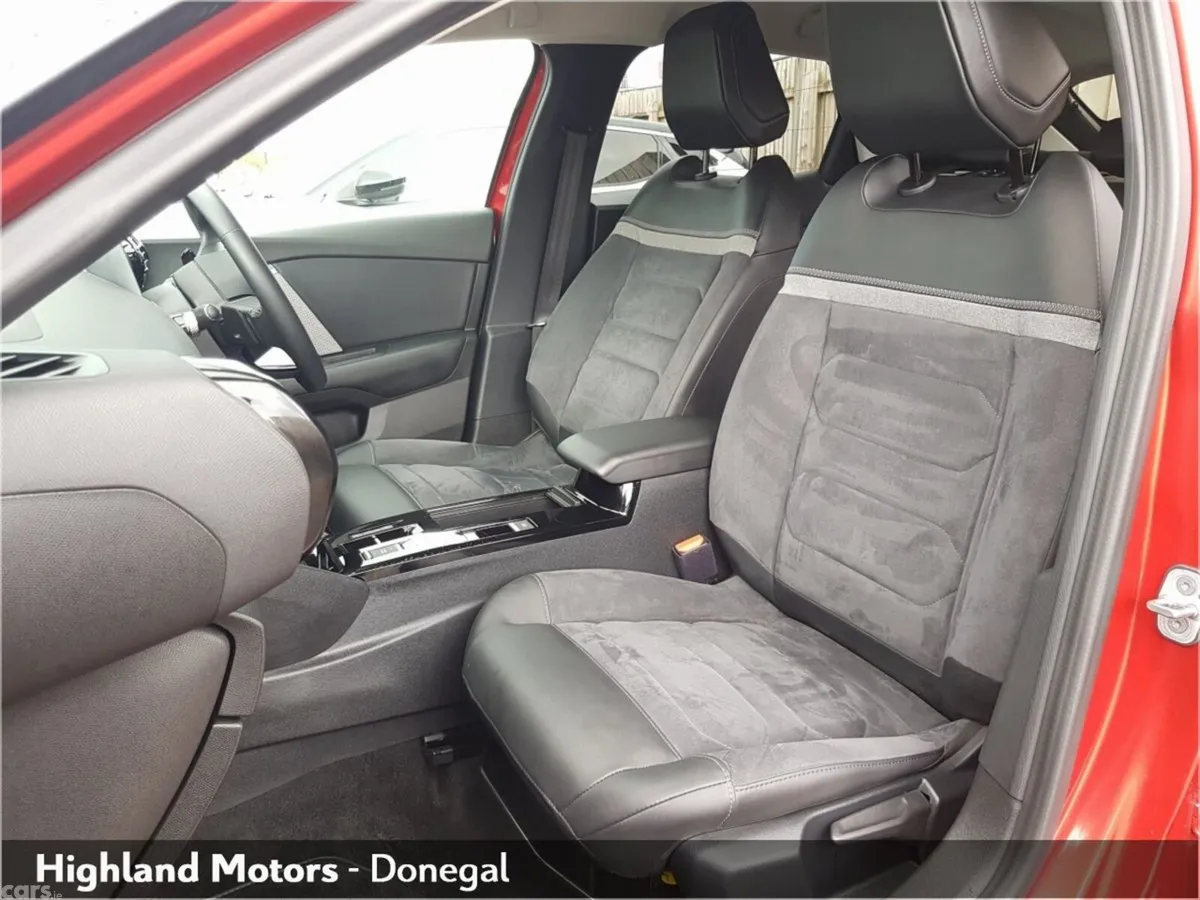 Citroen C4 Hatchback, Petrol, 2024, Red