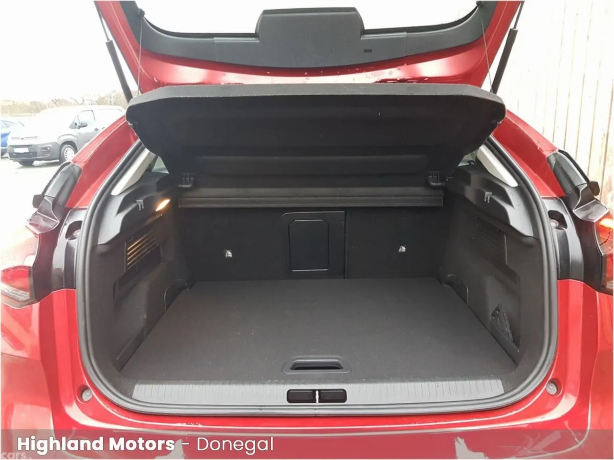 Citroen C4 Hatchback, Diesel, 2024, Red