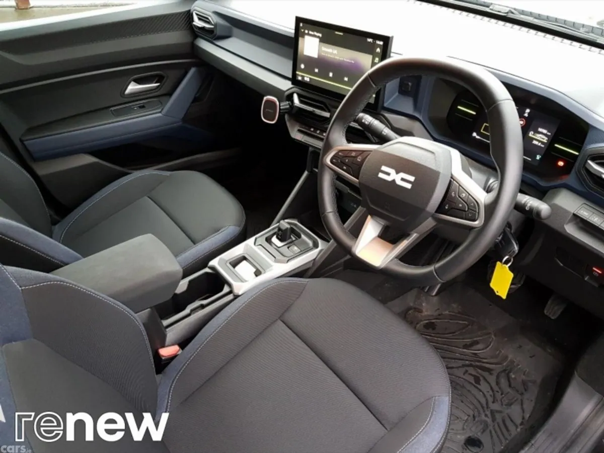 Dacia Duster SUV, Petrol Hybrid, 2025, Black
