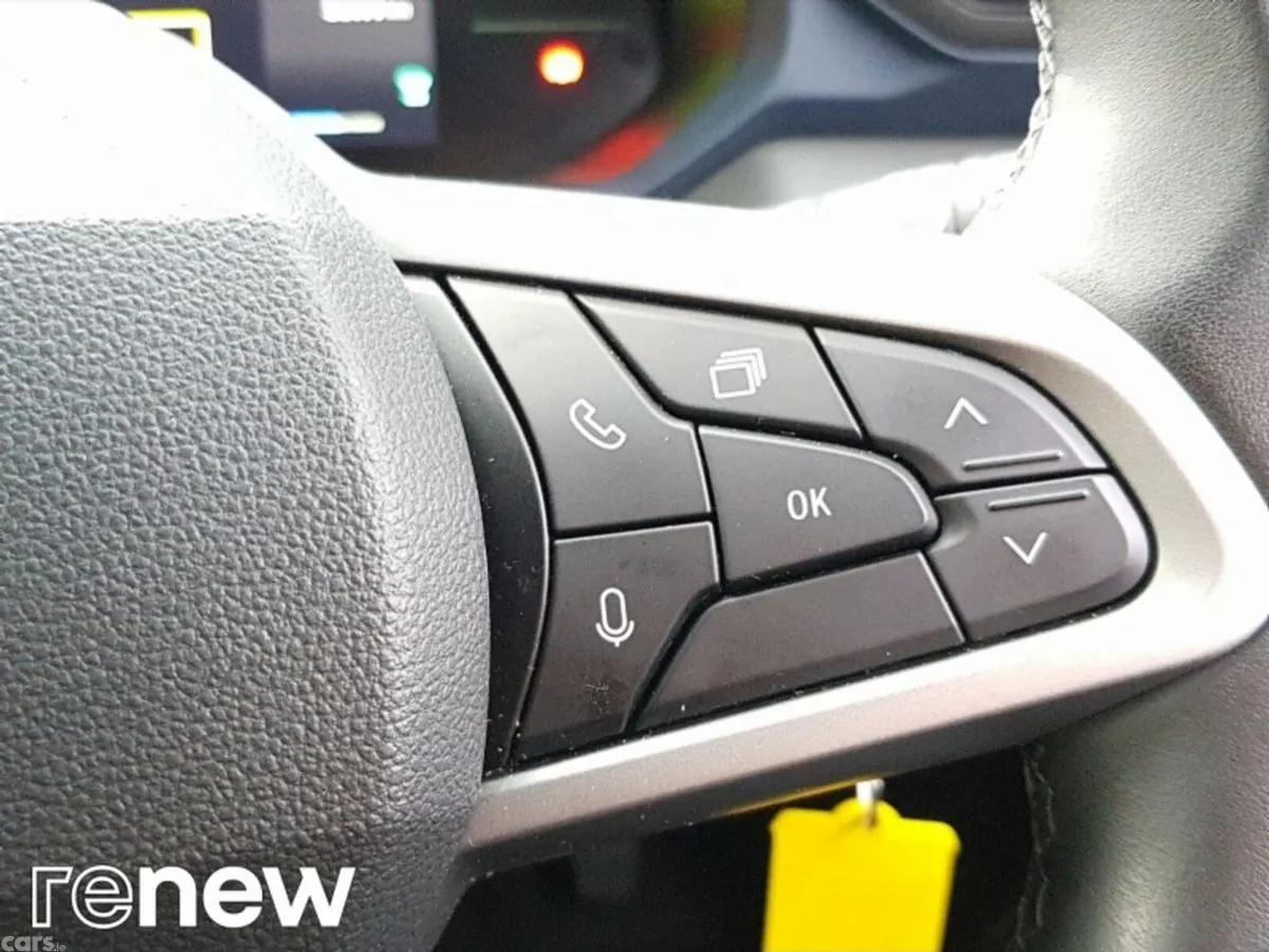 Dacia Duster SUV, Petrol Hybrid, 2025, Black