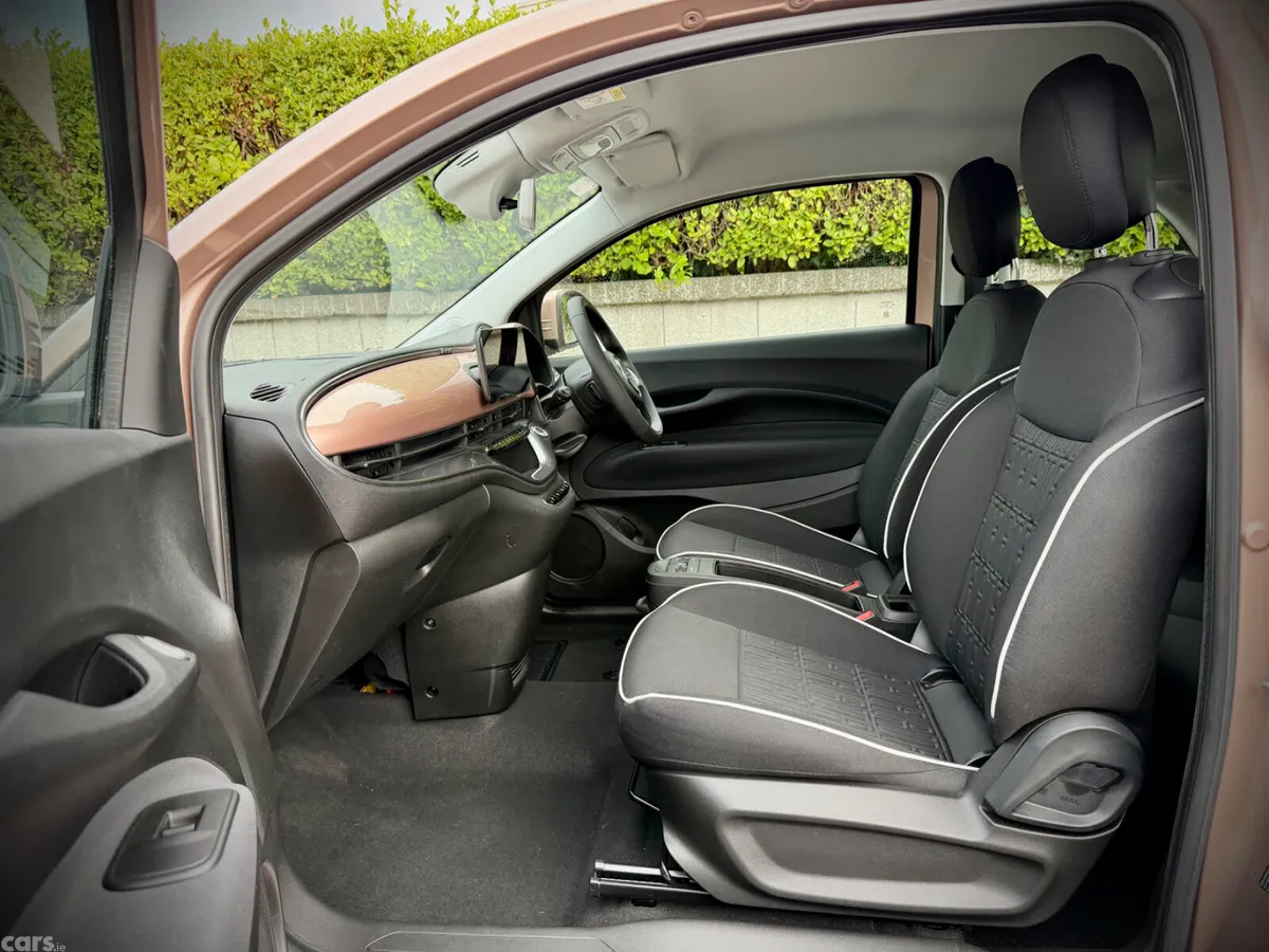 Fiat 500e Hatchback, Electric, 2025, Red