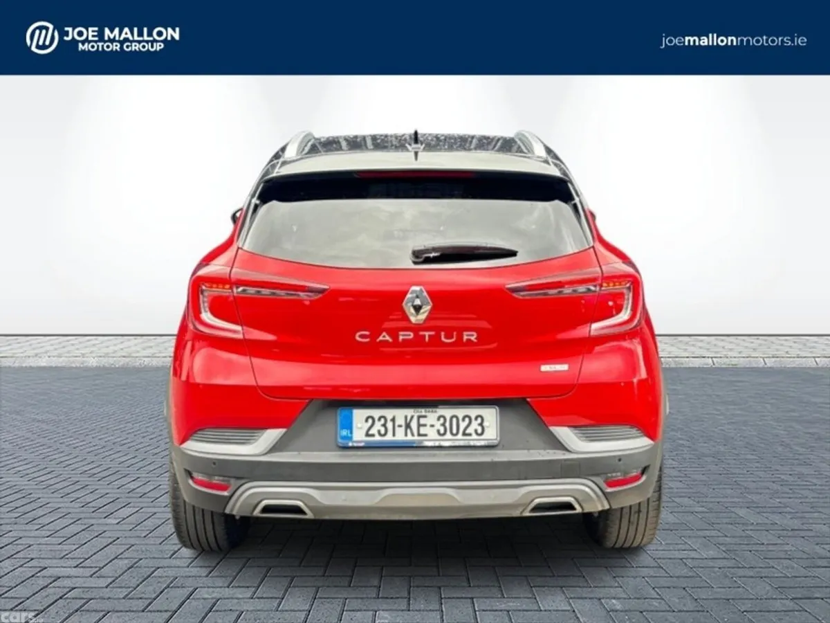 Renault Captur Hatchback, Petrol, 2023, Red