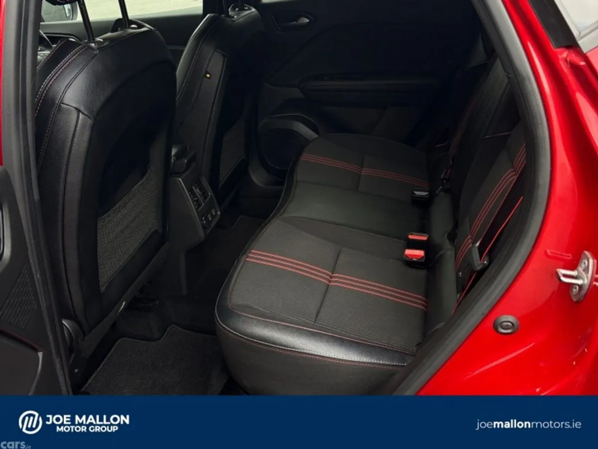Renault Captur Hatchback, Petrol, 2023, Red