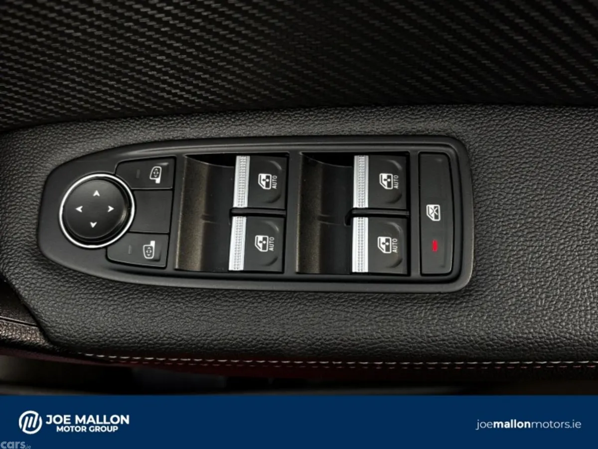 Renault Captur Hatchback, Petrol, 2023, Red
