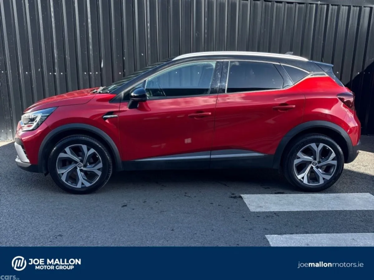 Renault Captur Hatchback, Petrol, 2023, Red