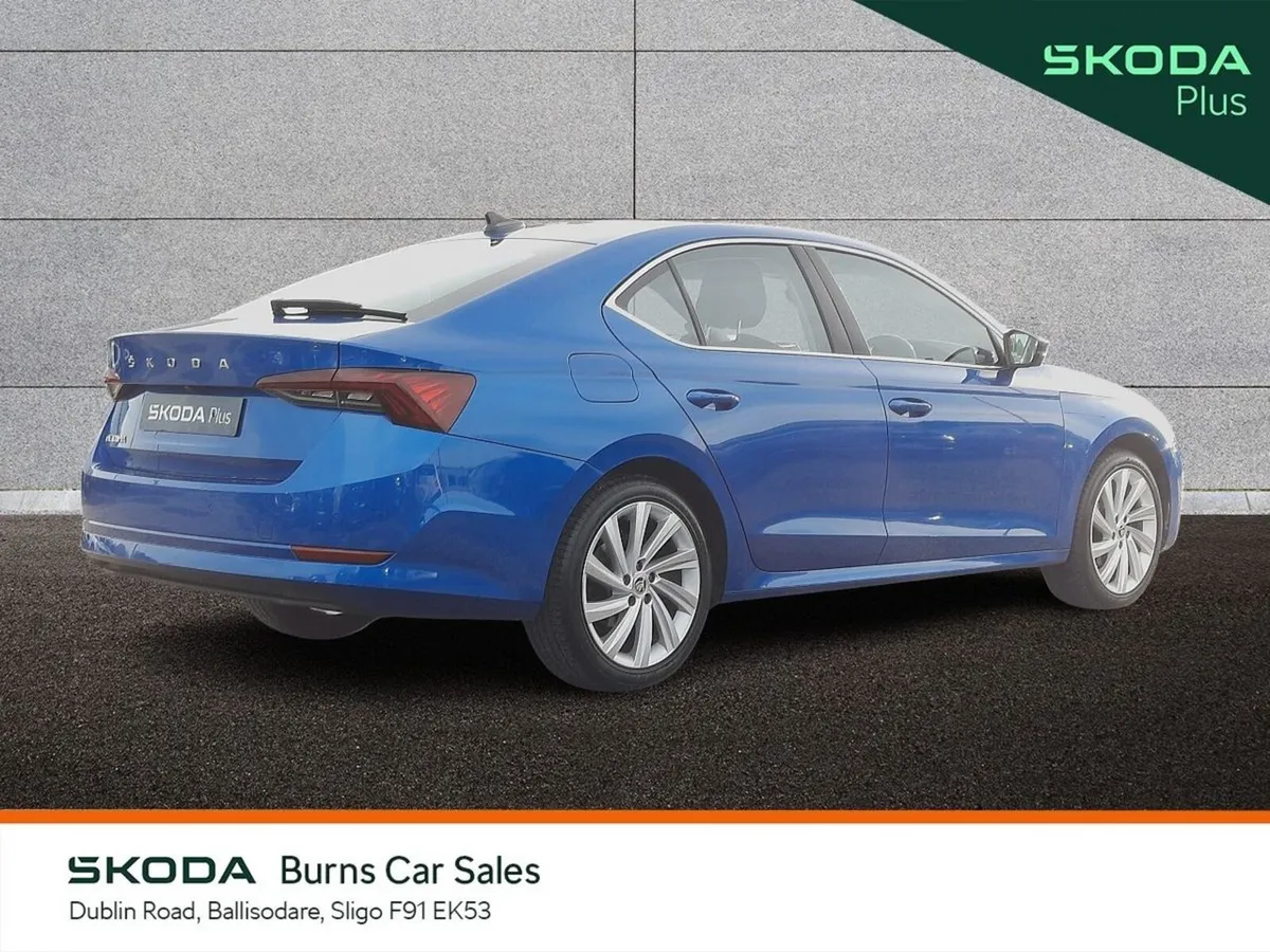 Skoda Octavia Saloon, Diesel, 2024, Blue