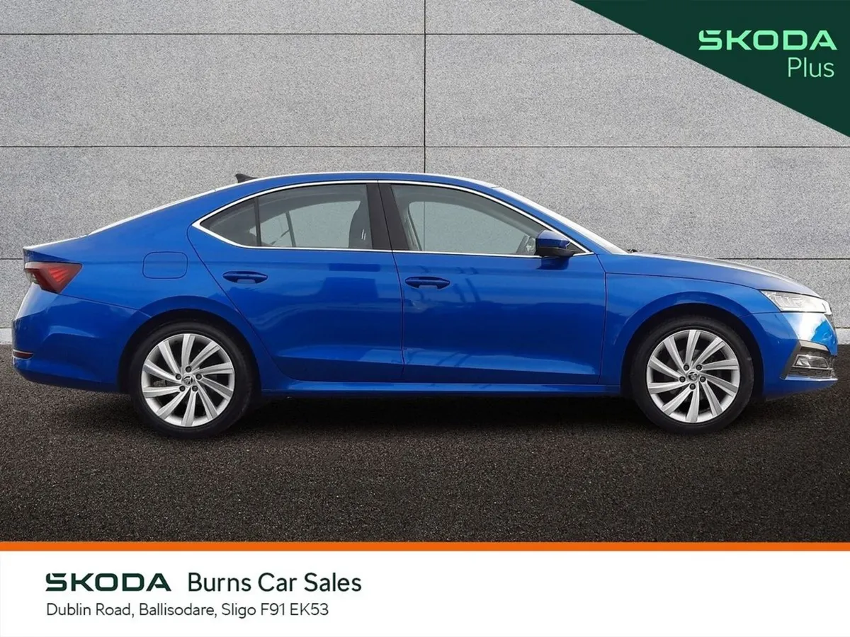Skoda Octavia Saloon, Diesel, 2024, Blue