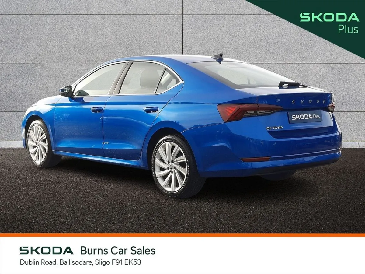 Skoda Octavia Saloon, Diesel, 2024, Blue