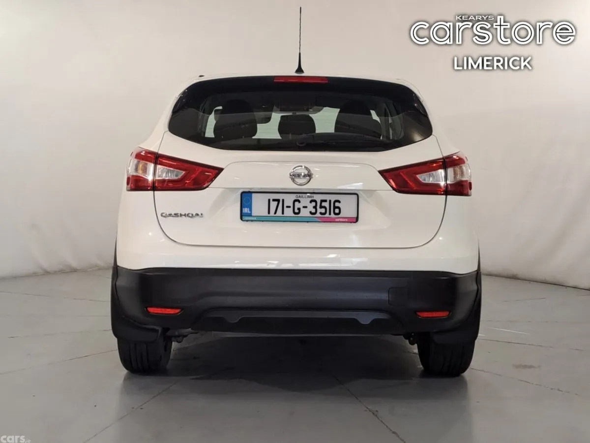 Nissan Qashqai SUV, Petrol, 2017, White
