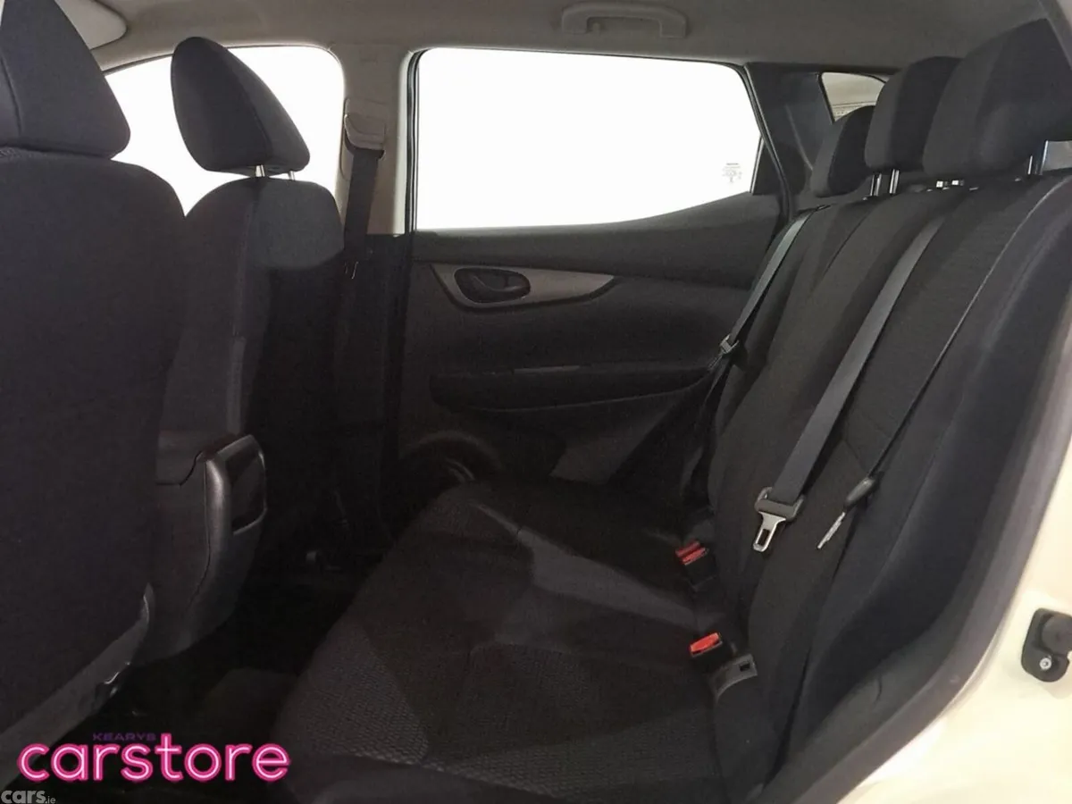 Nissan Qashqai SUV, Petrol, 2017, White