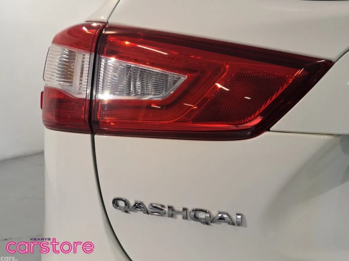 Nissan Qashqai SUV, Petrol, 2017, White