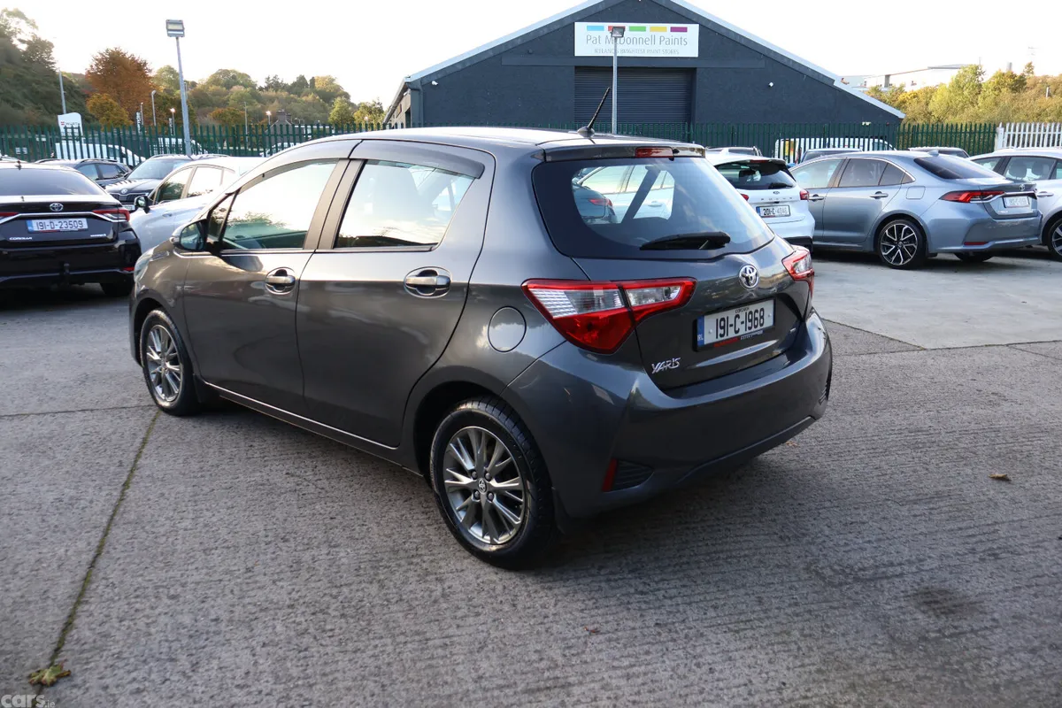 Toyota Yaris MPV, Petrol, 2019, Grey
