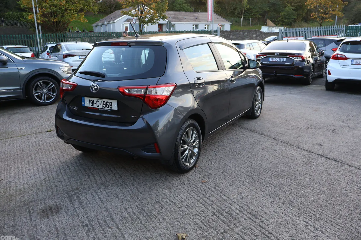 Toyota Yaris MPV, Petrol, 2019, Grey