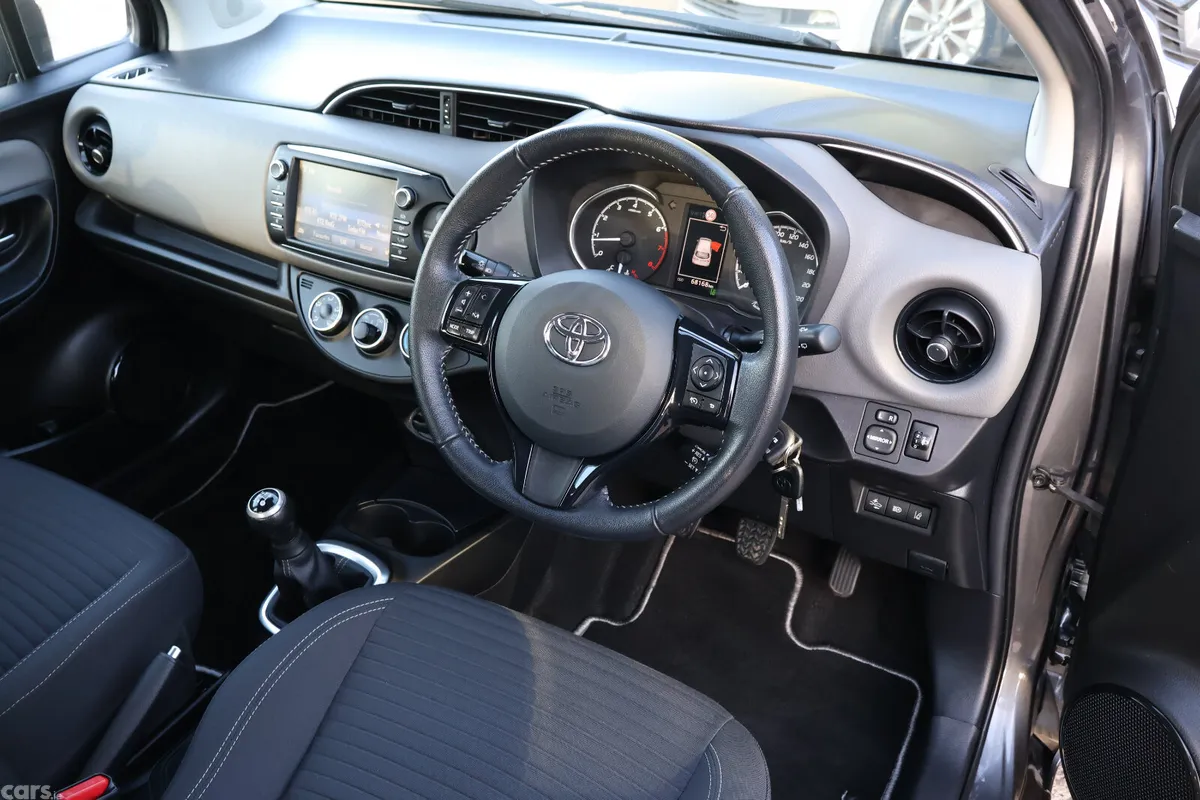 Toyota Yaris MPV, Petrol, 2019, Grey