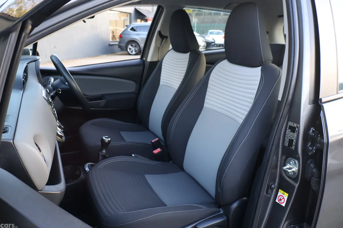 Toyota Yaris MPV, Petrol, 2019, Grey