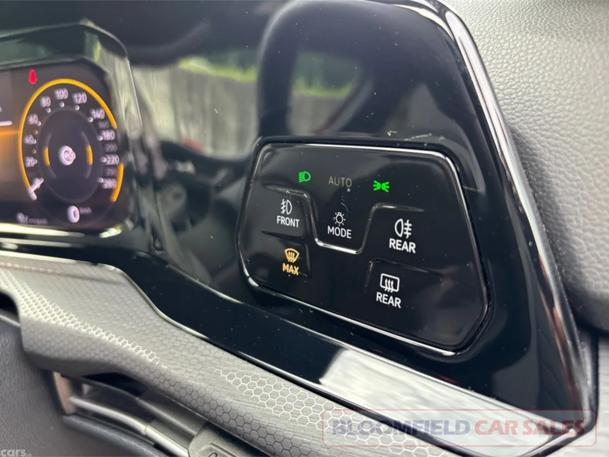Volkswagen Golf Hatchback, Petrol, 2022, Red