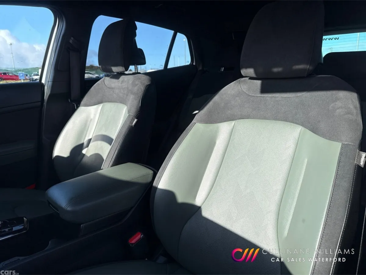 Kia Sportage SUV, Petrol Hybrid, 2024, White