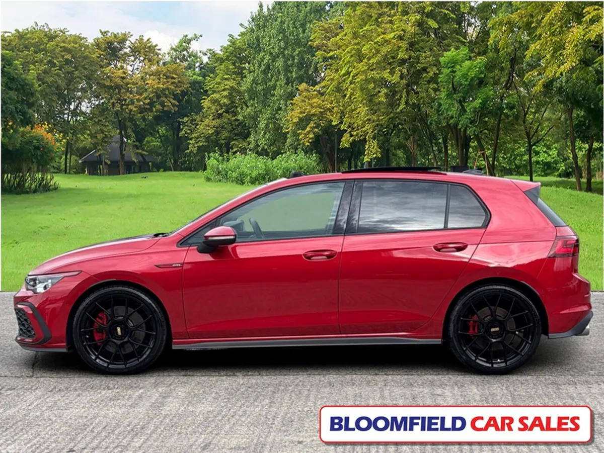 Volkswagen Golf Hatchback, Petrol, 2022, Red