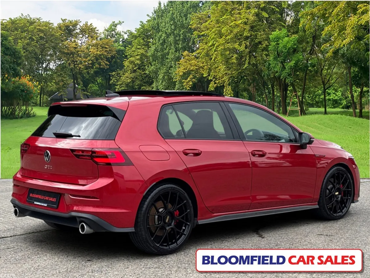 Volkswagen Golf Hatchback, Petrol, 2022, Red
