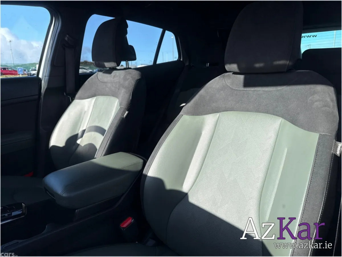 Kia Sportage SUV, Petrol Hybrid, 2024, White