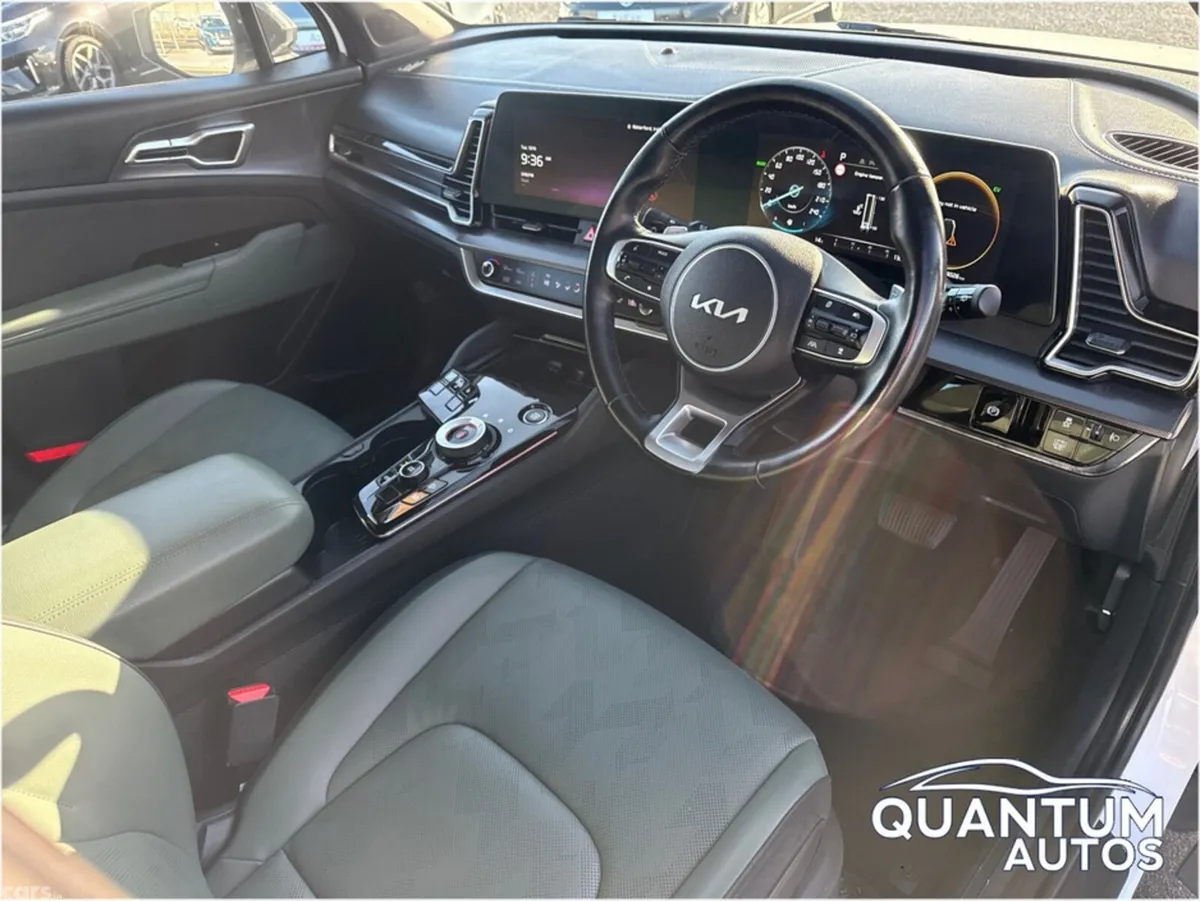 Kia Sportage SUV, Petrol Hybrid, 2024, White