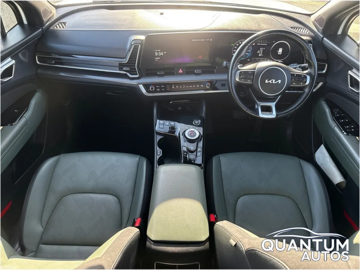 Kia Sportage SUV, Petrol Hybrid, 2024, White