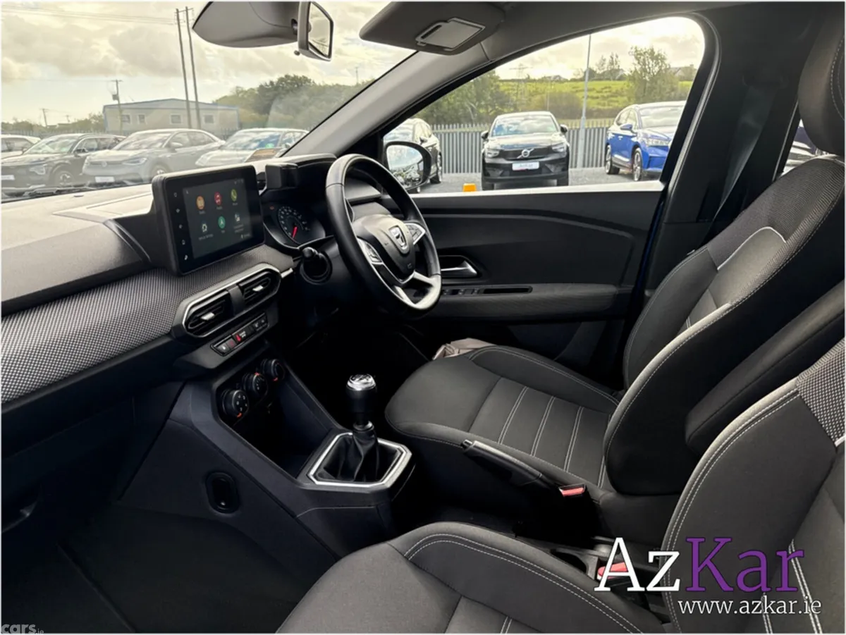 Dacia Sandero Hatchback, Petrol, 2021, Blue