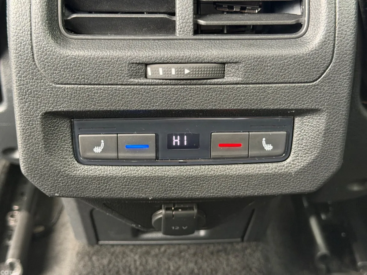 Volkswagen Touran MPV, Diesel, 2019, White