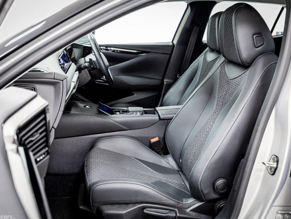 DS Automobiles DS 4 Hatchback, Diesel, 2024, Grey