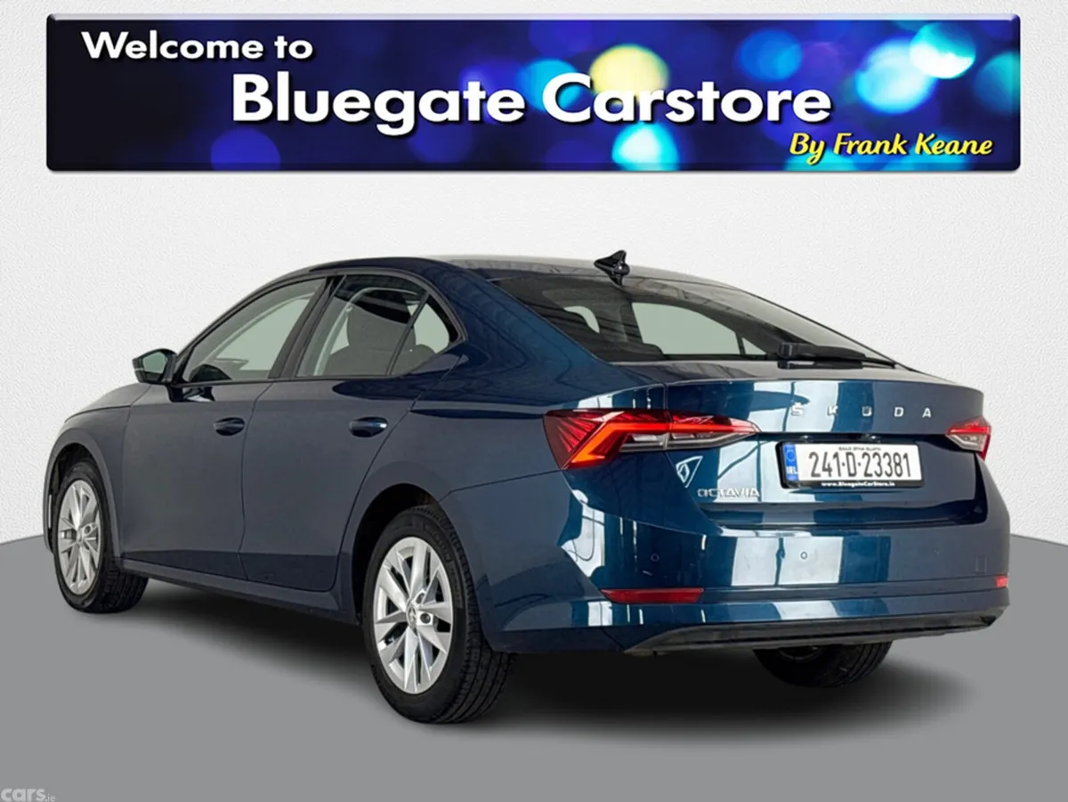 Skoda Octavia Saloon, Diesel, 2024, Blue