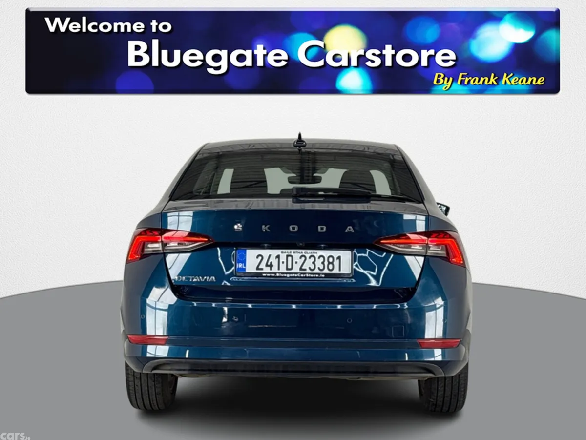 Skoda Octavia Saloon, Diesel, 2024, Blue