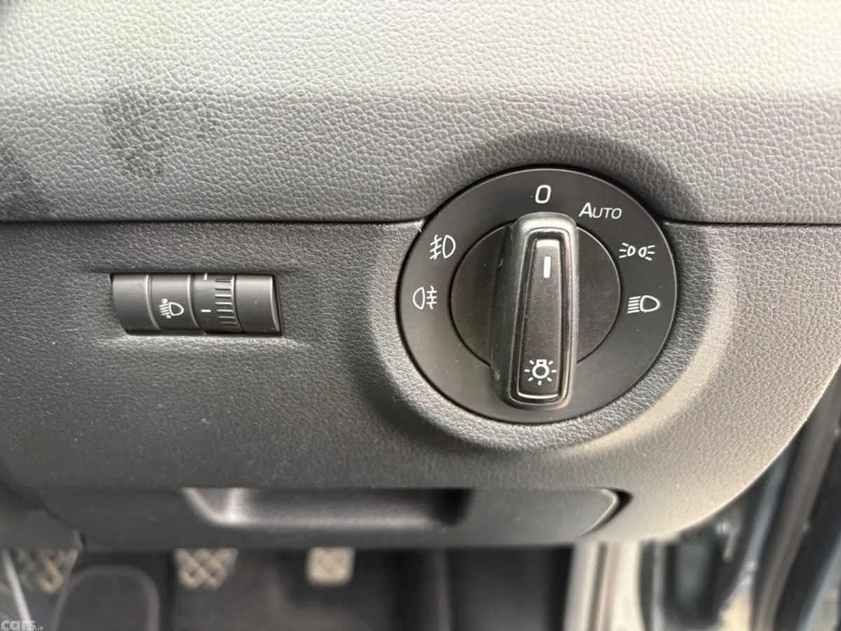 Skoda Octavia Estate, Diesel, 2016, Grey